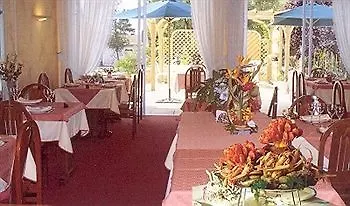 Particulier Le Rocher Des Marais Proximité Plage&vue Pour Certains Hébergements Hotel