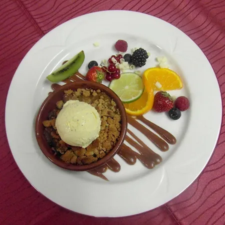 Отель Particulier Le Rocher Des Marais 